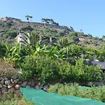 Casa Muraglia Studio/studio Under Castle Travliata