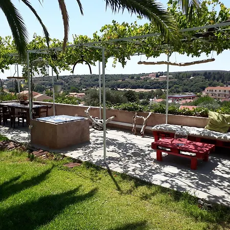 Апартаменты Casa Muraglia Studio/studio Under Castle